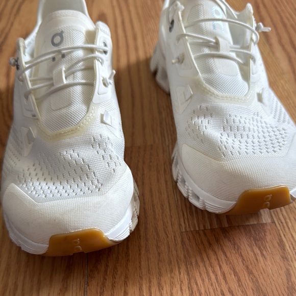 On Running Cream Cloud Sneakers - Picture 3 of 8